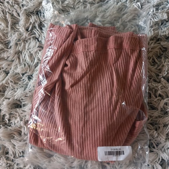 NWT. Whimsy+Row frankie dress in blush. Size S - Picture 3 of 3